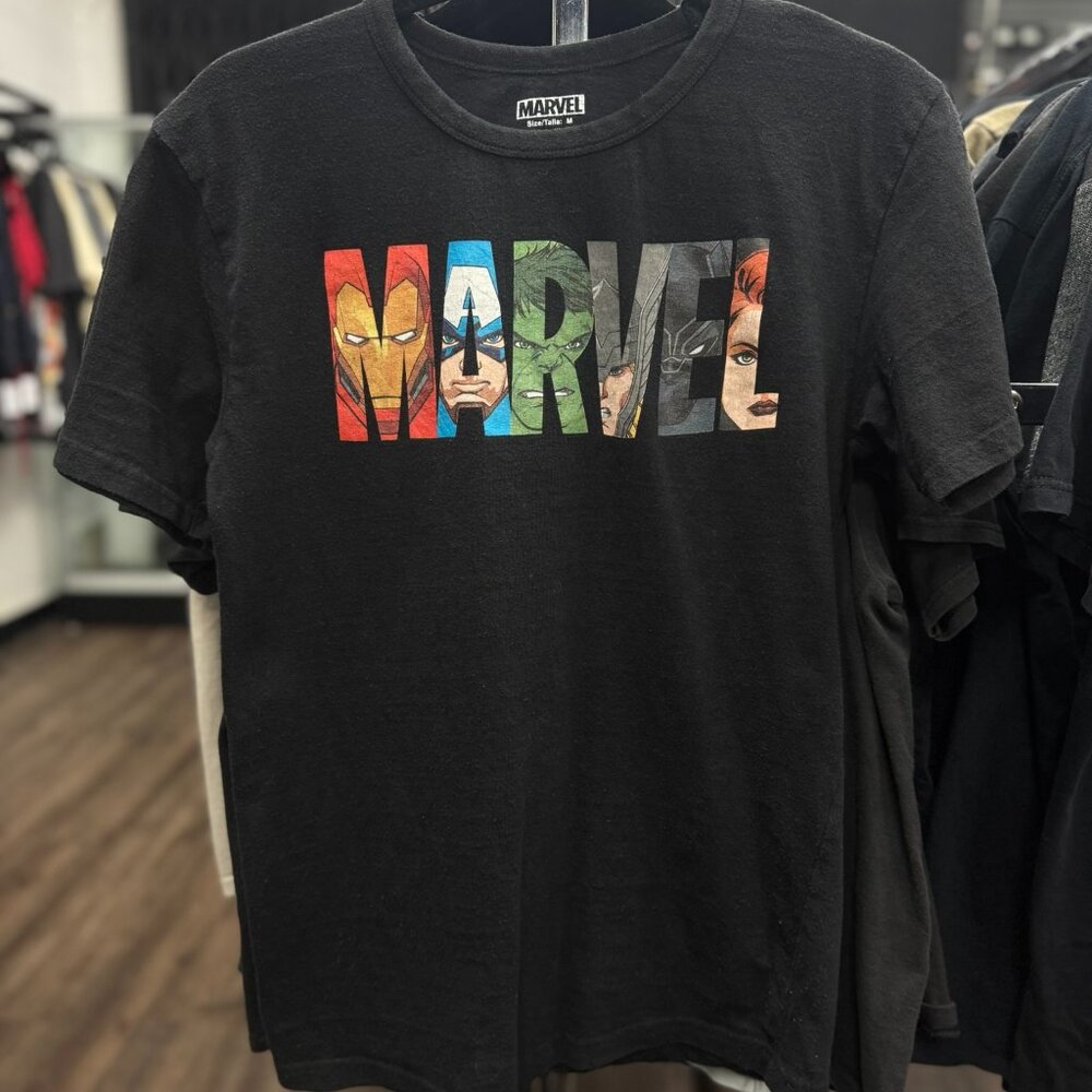 Vintage Marvel Superhero T-Shirt Medium | Black Graphic Tee Featuring Captain Am